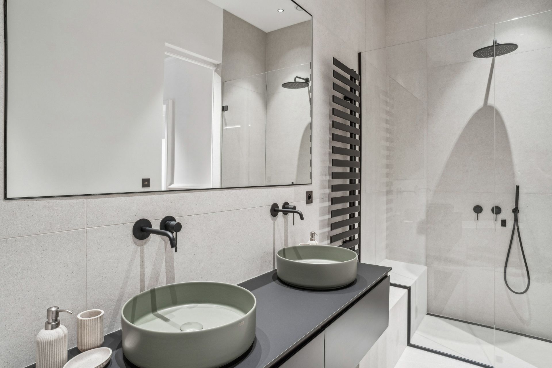 apartment 7 Rooms for sale on LYON (69006)