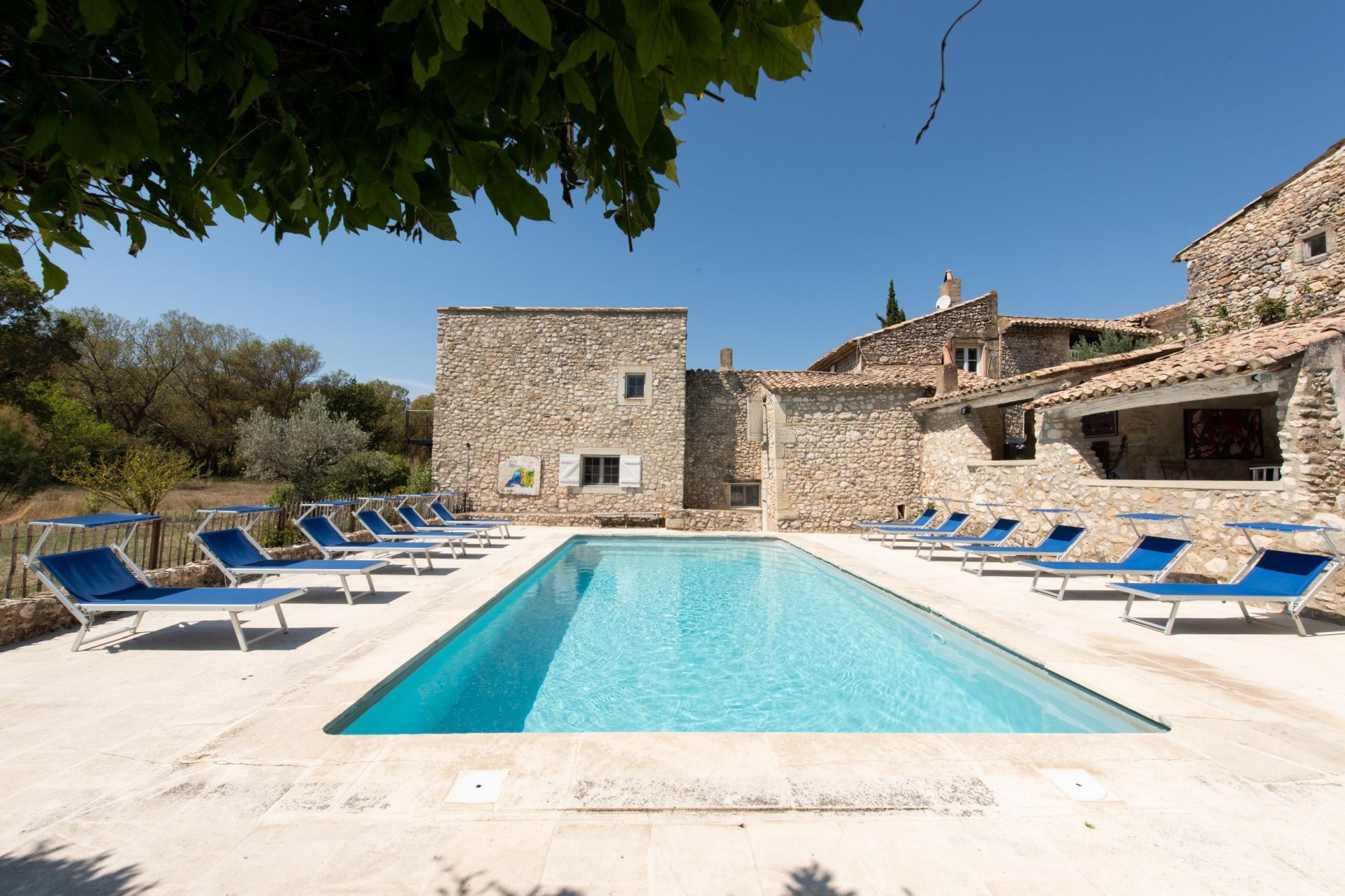 propriété 20 Pièces en vente sur GRIGNAN (26230)