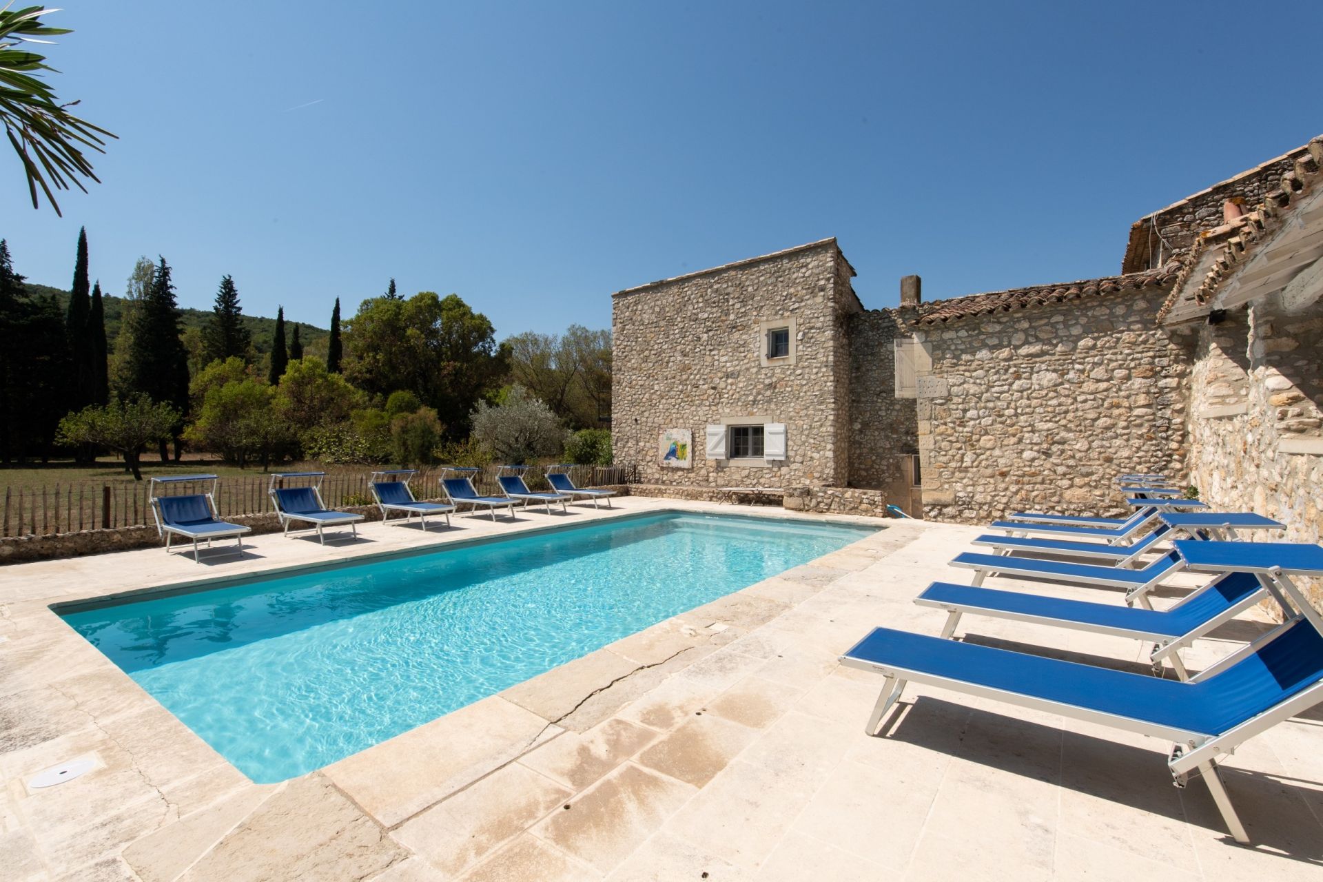 property 20 Rooms for sale on GRIGNAN (26230)