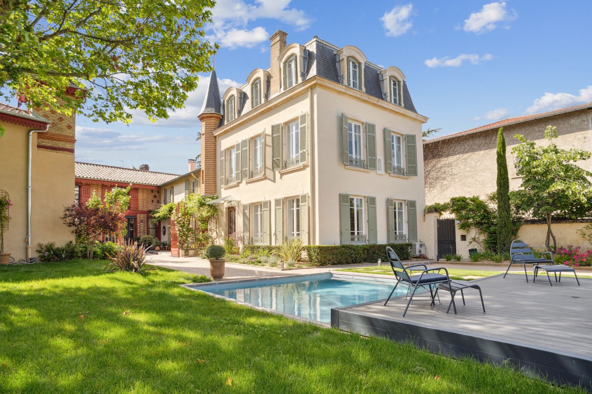 maison 13 Pièces en vente sur CHARBONNIERES LES BAINS (69260)