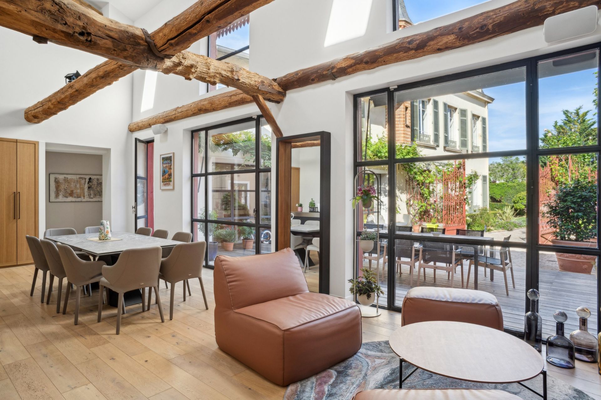 house 13 Rooms for sale on CHARBONNIERES LES BAINS (69260)