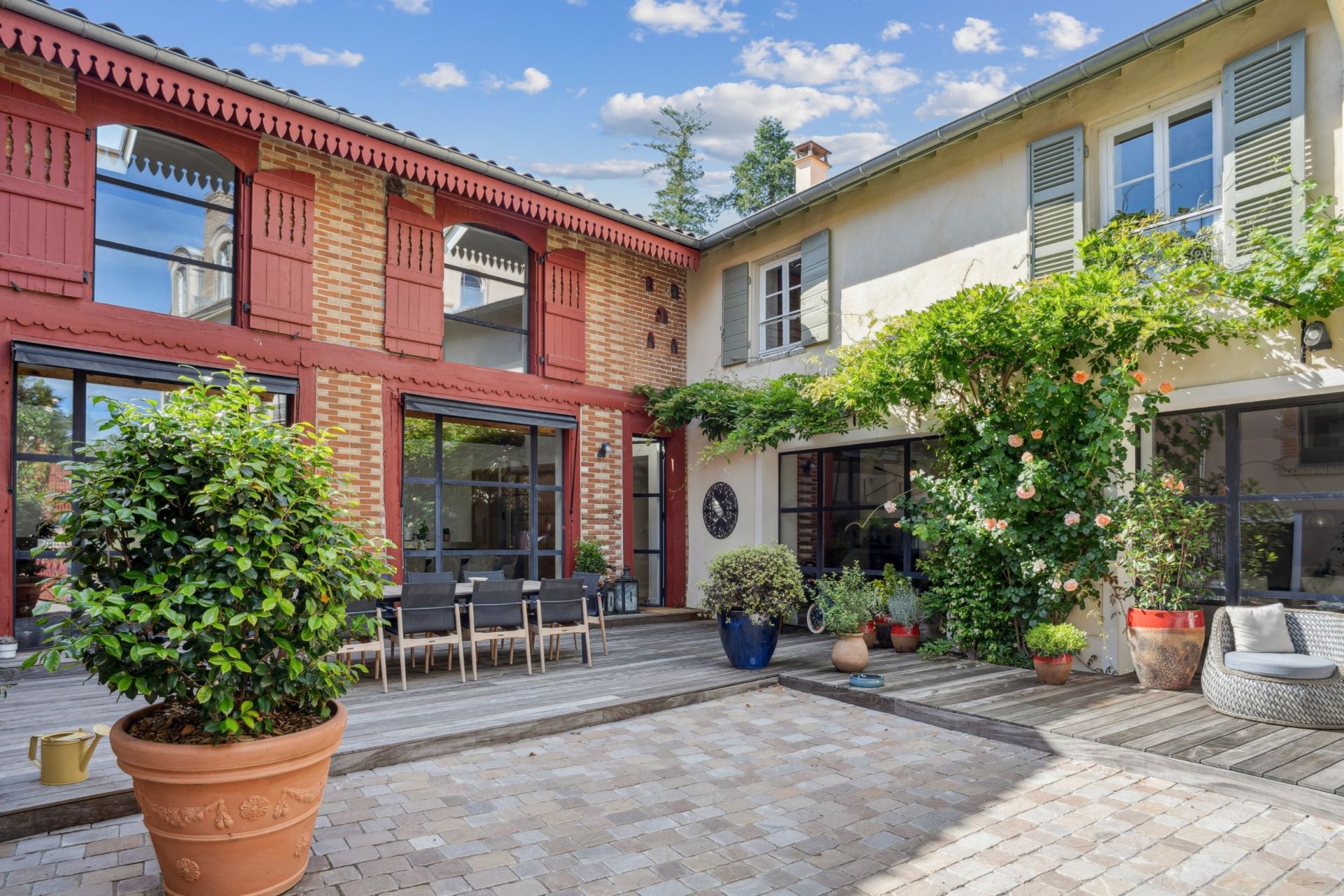 maison 13 Pièces en vente sur CHARBONNIERES LES BAINS (69260)