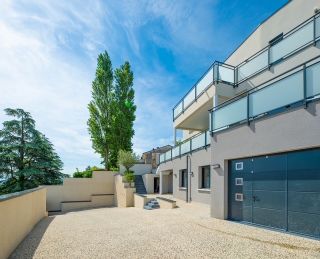 house 7 Rooms for sale on ST LAURENT DE MURE (69720)