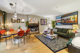 house 6 Rooms for sale on ST CYR AU MONT D OR (69450)