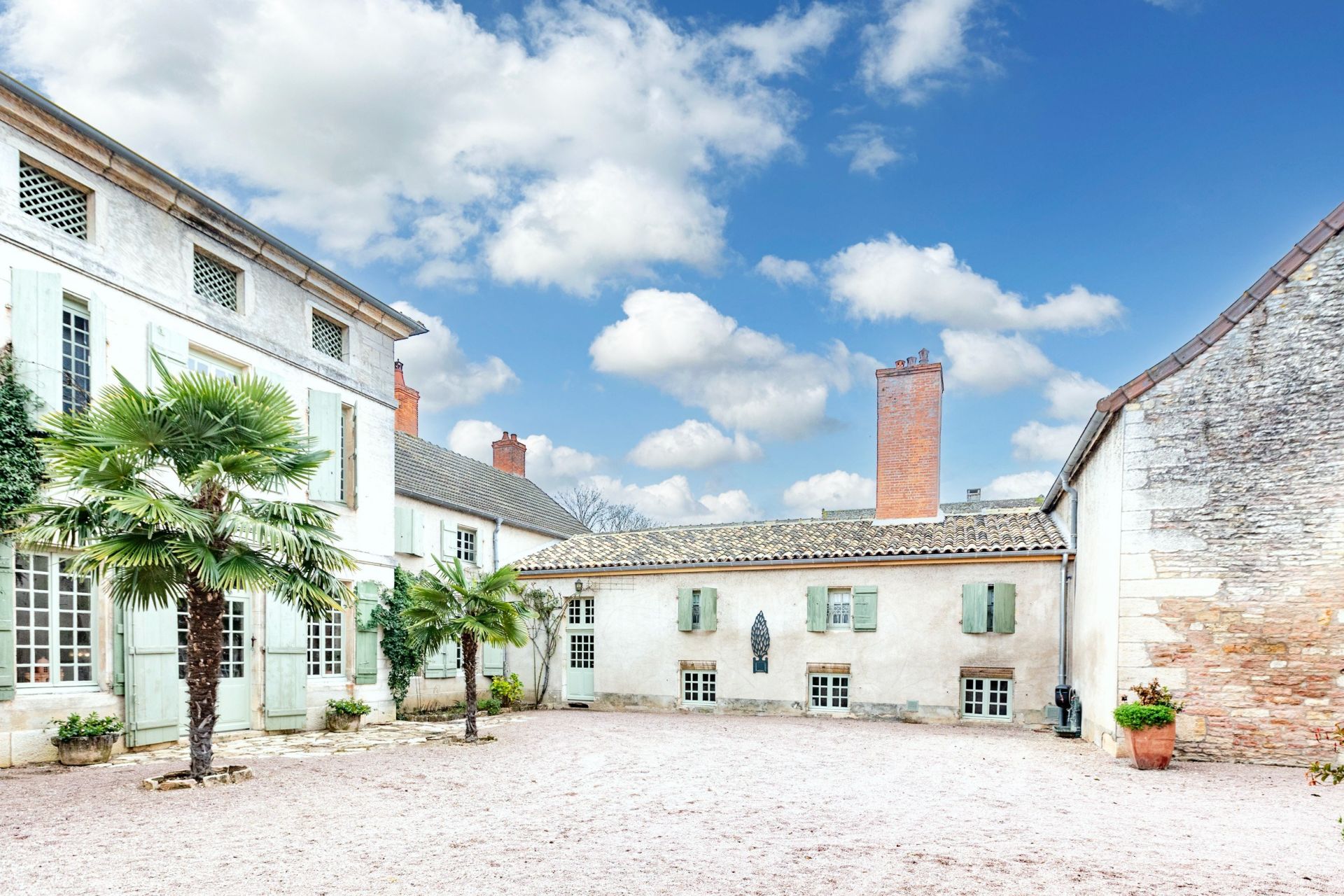 property 18 Rooms for sale on GIVRY (71640)