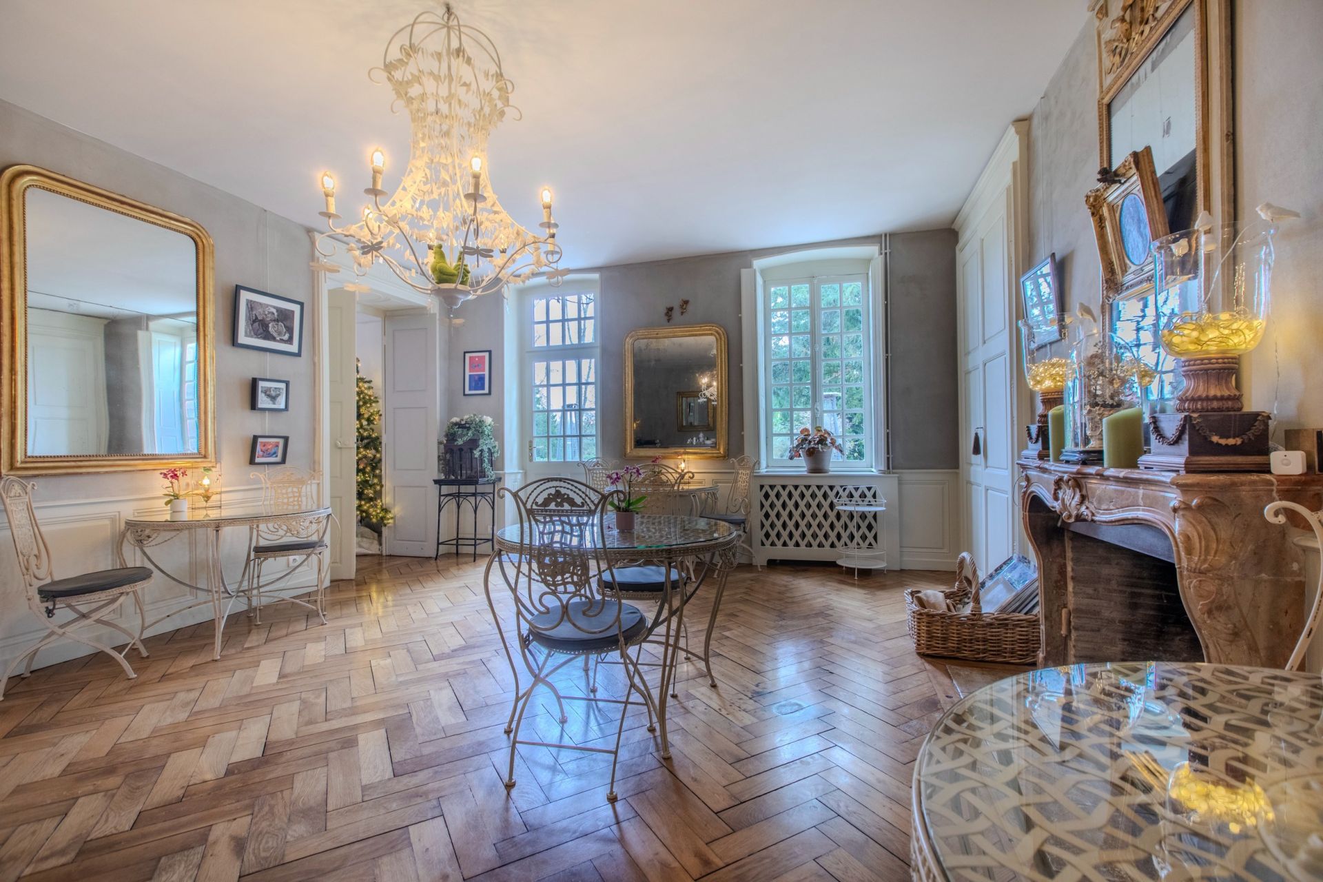 propriété 15 Pièces en vente sur GIVRY (71640)