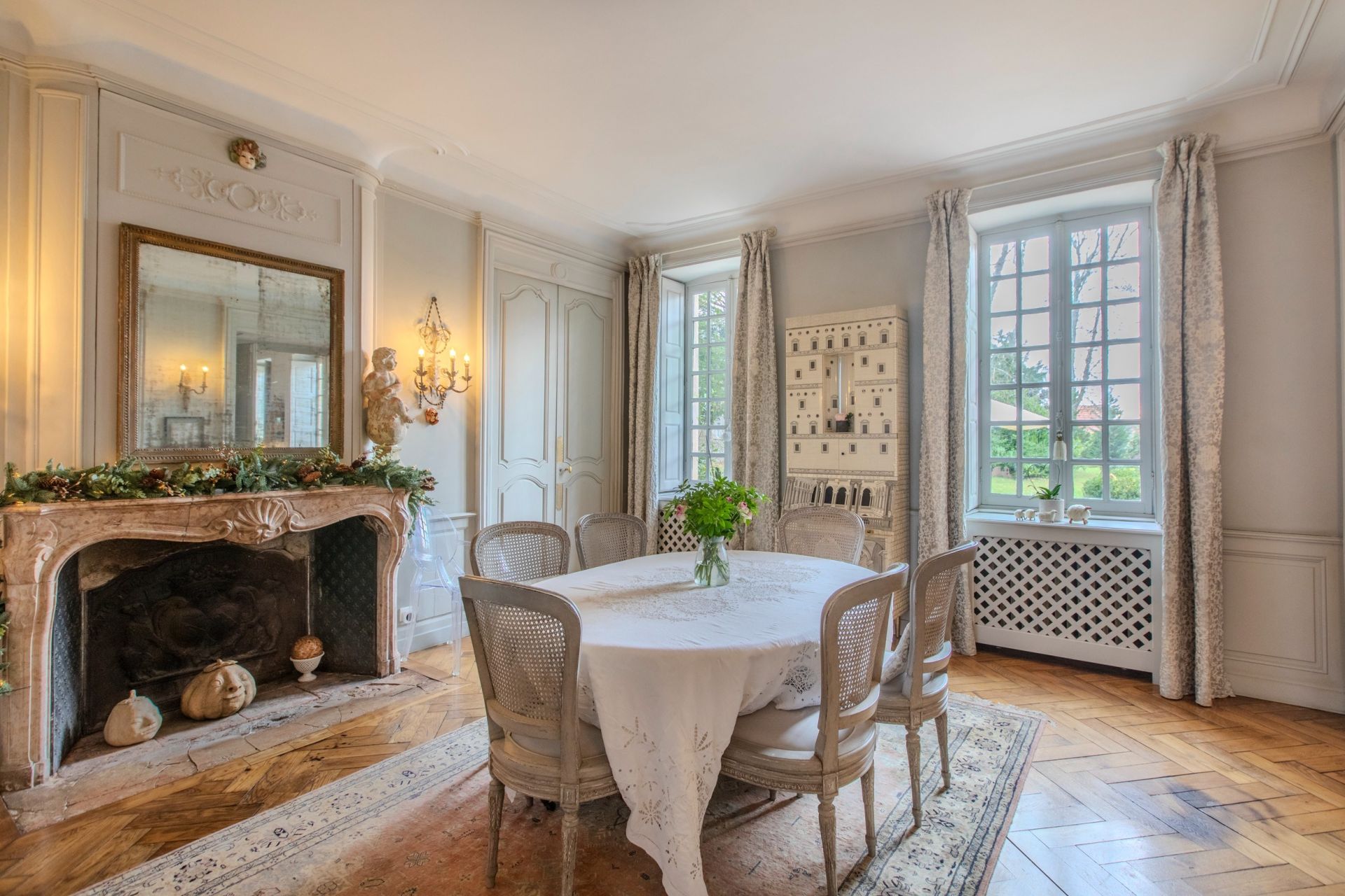 propriété 15 Pièces en vente sur GIVRY (71640)