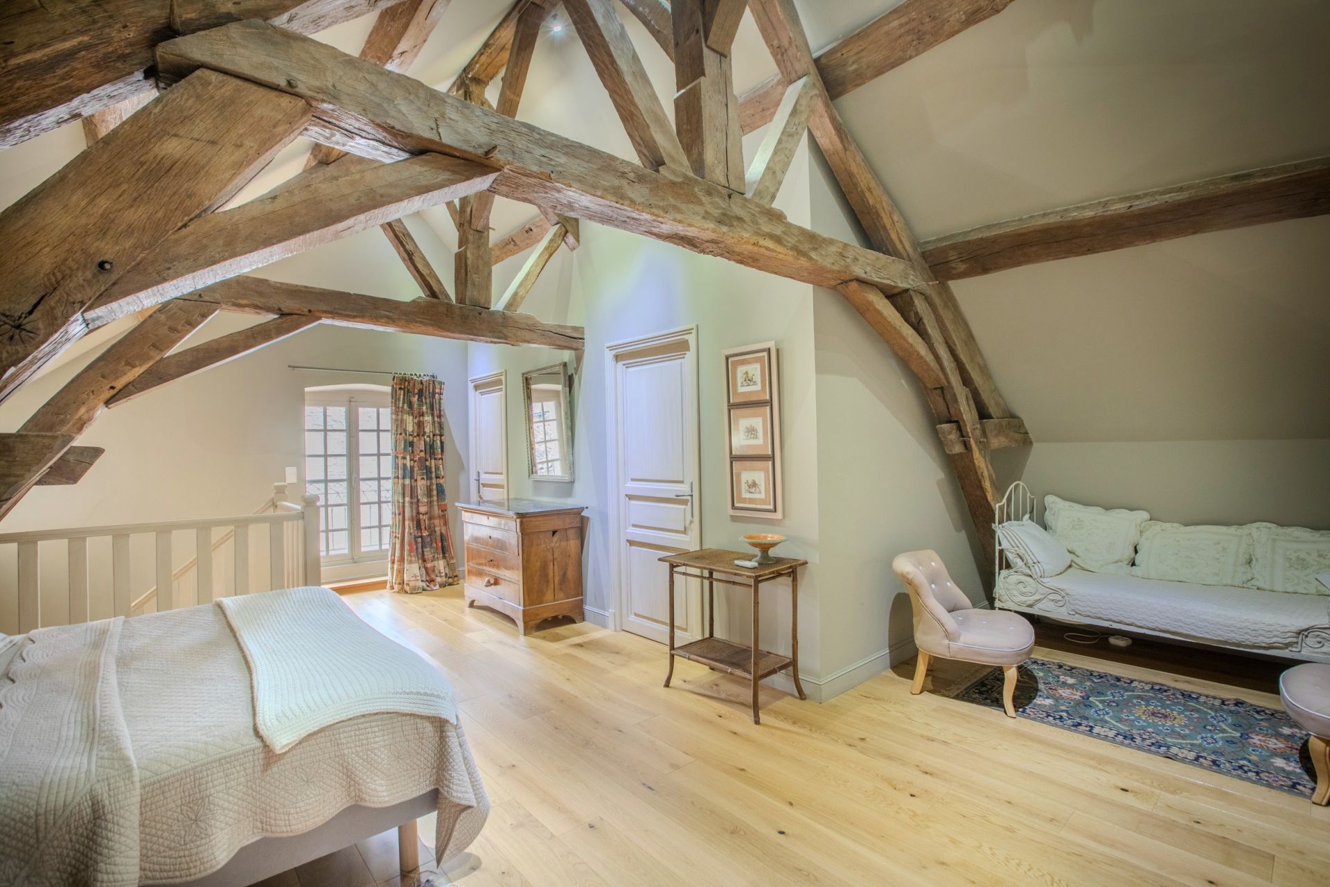 propriété 15 Pièces en vente sur GIVRY (71640)