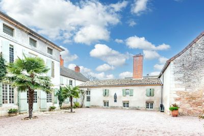 propriété 15 Pièces en vente sur GIVRY (71640) Vente Propriété Givry 15 Pièces 800 m²