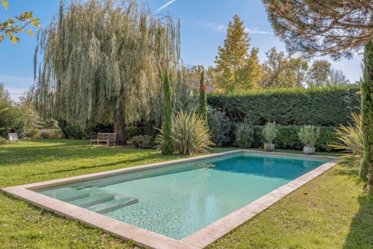 maison 10 Pièces en vente sur CHARBONNIERES LES BAINS (69260)