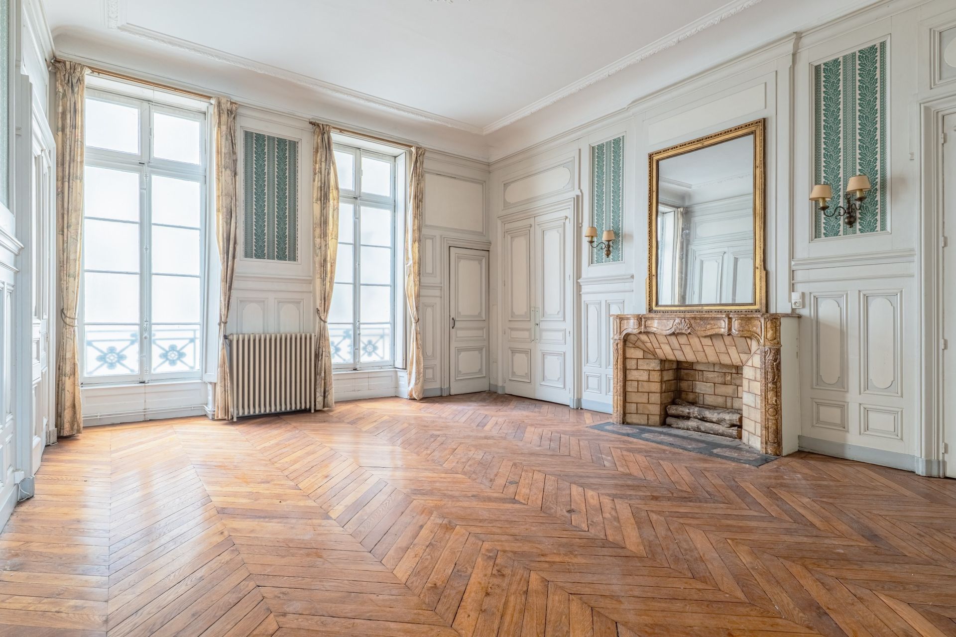 apartment 6 Rooms for sale on LYON (69002)