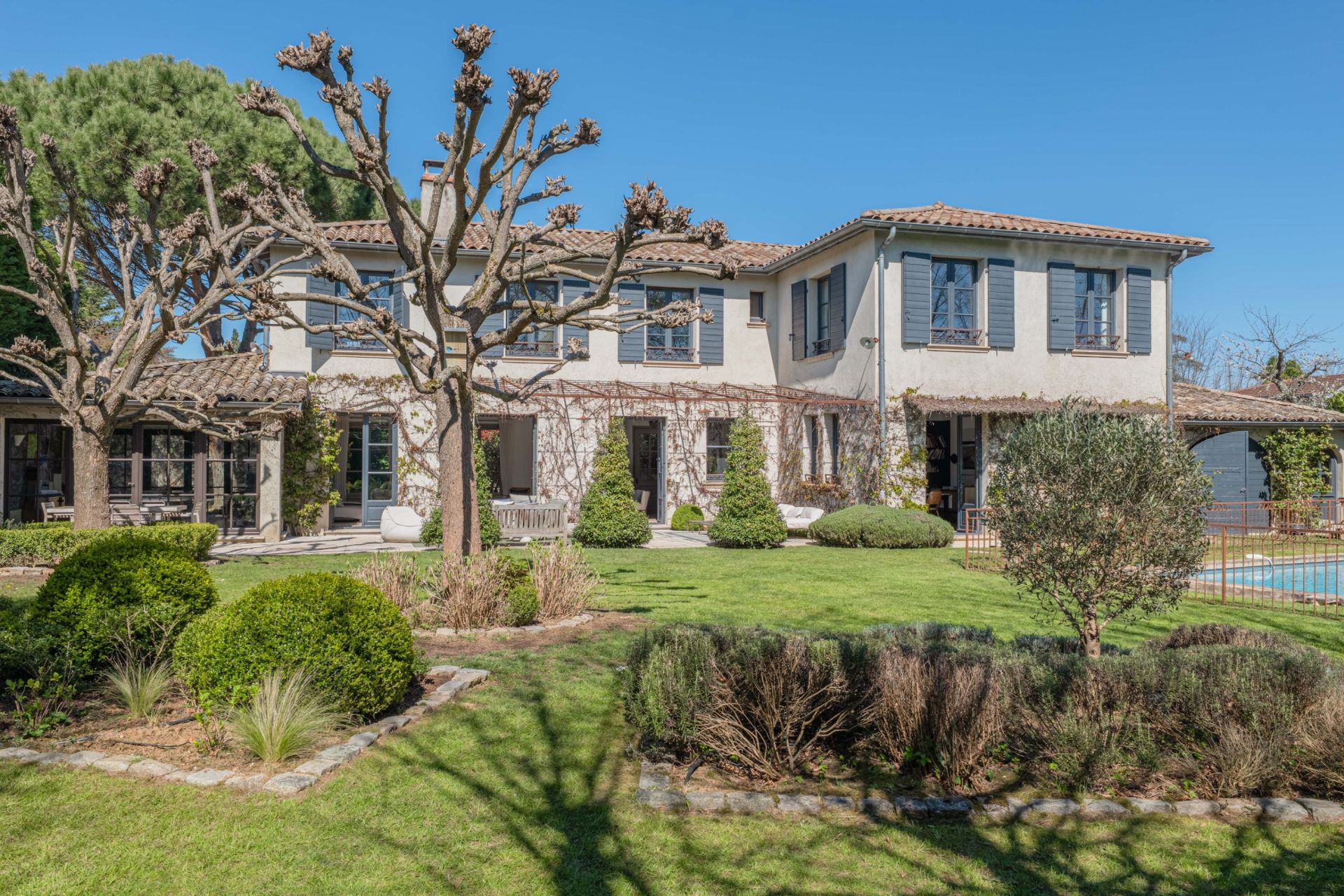 maison bourgeoise 9 Pièces en vente sur ST DIDIER AU MONT D OR (69370)