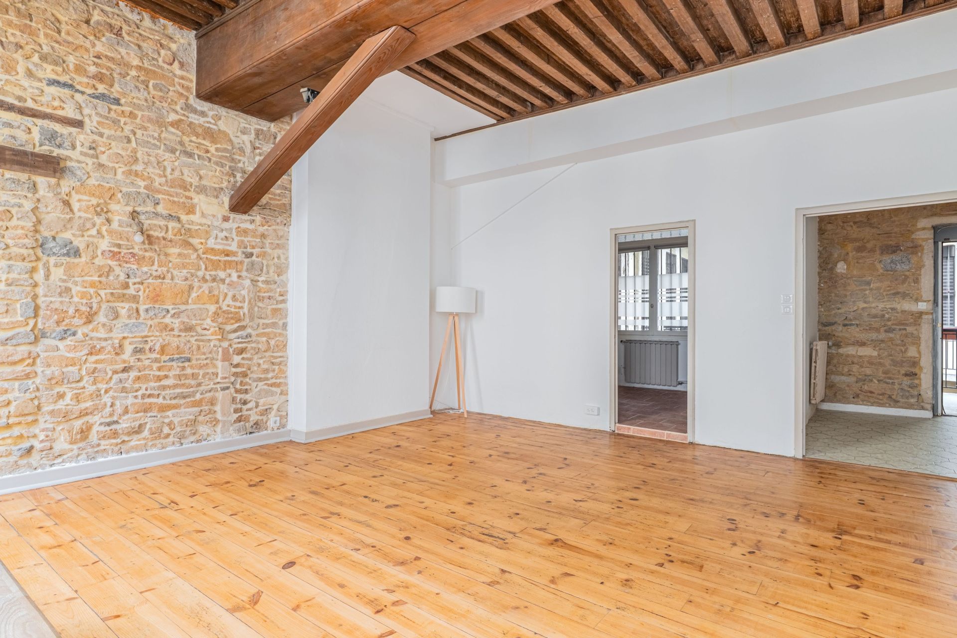 apartment 4 Rooms for sale on LYON (69006)