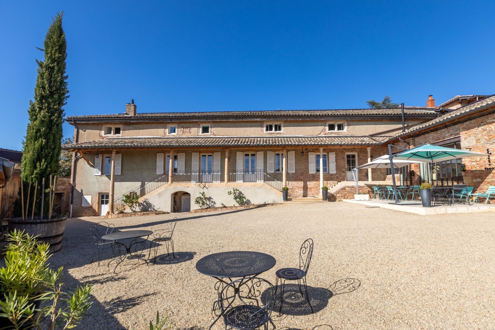 house 10 Rooms for sale on SOLUTRE POUILLY (71960)