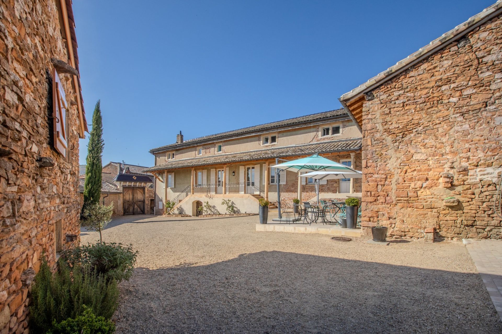 maison 10 Pièces en vente sur SOLUTRE POUILLY (71960)