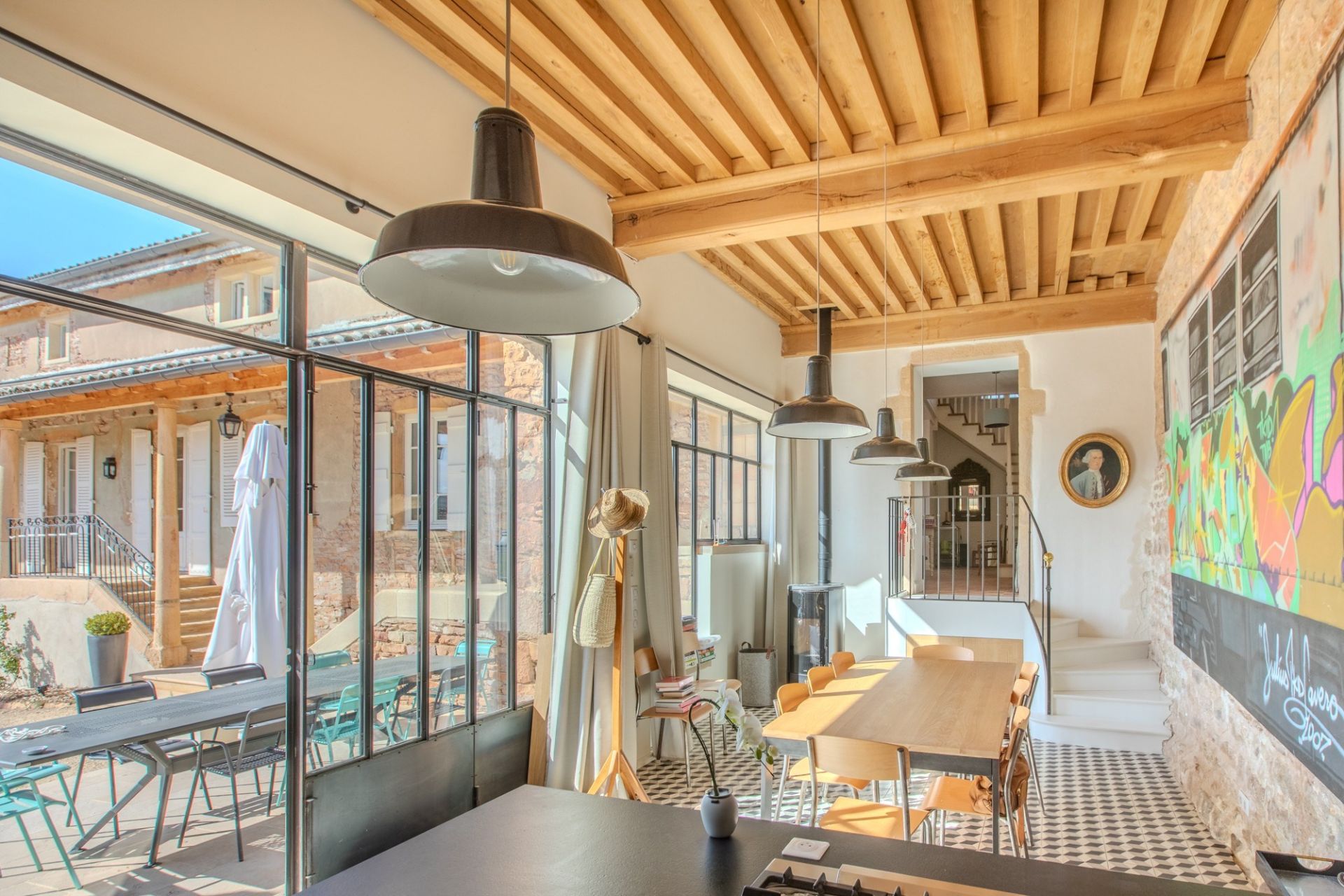 house 10 Rooms for sale on SOLUTRE POUILLY (71960)