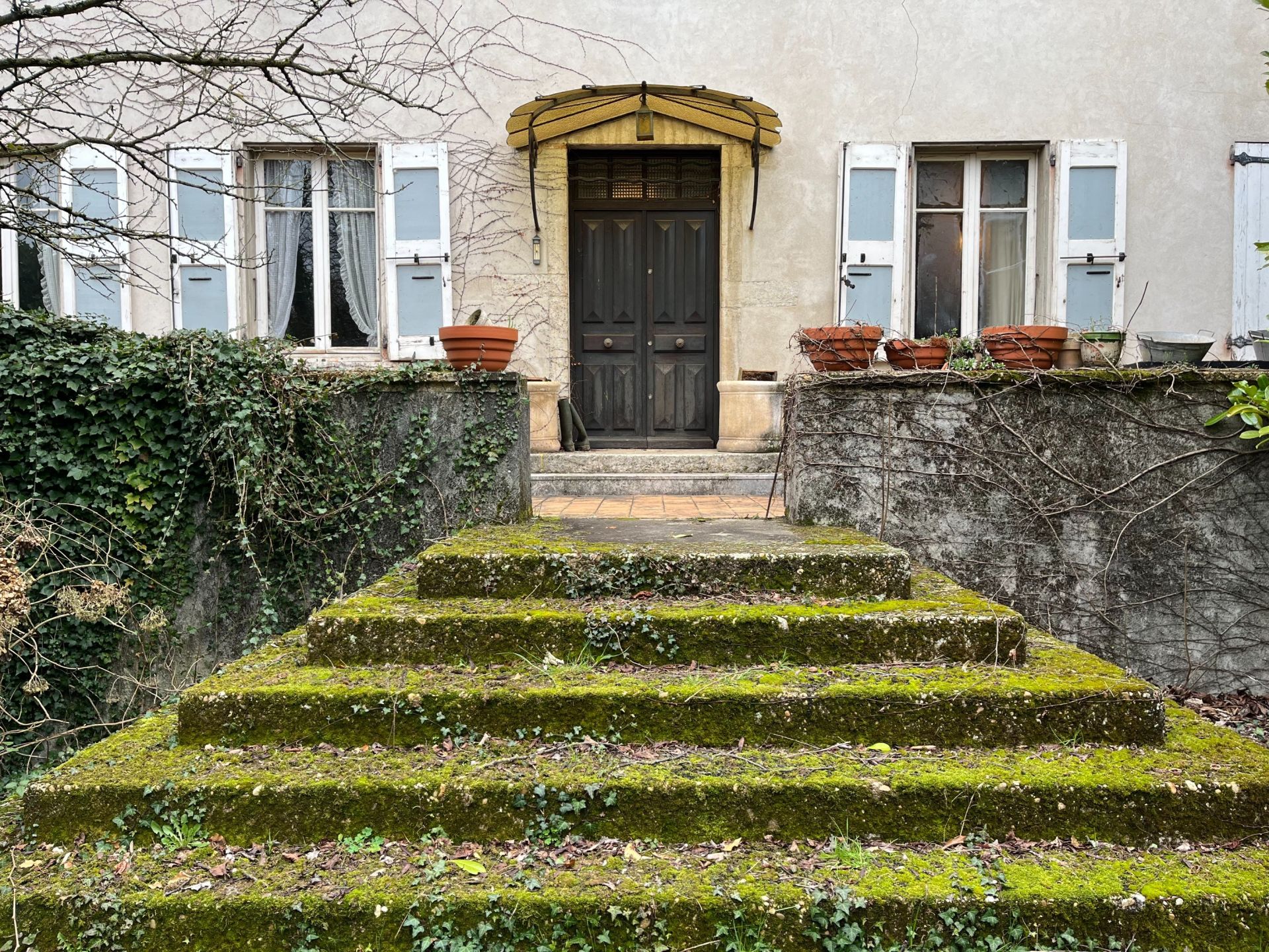 mansion 8 Rooms for sale on VIENNE (38200)