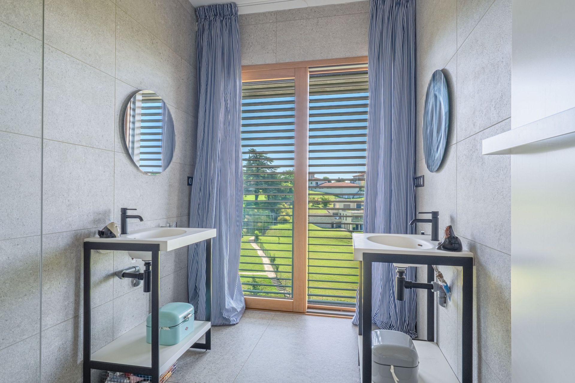 maison d'architecte 9 Pièces en vente sur ST DIDIER AU MONT D OR (69370)