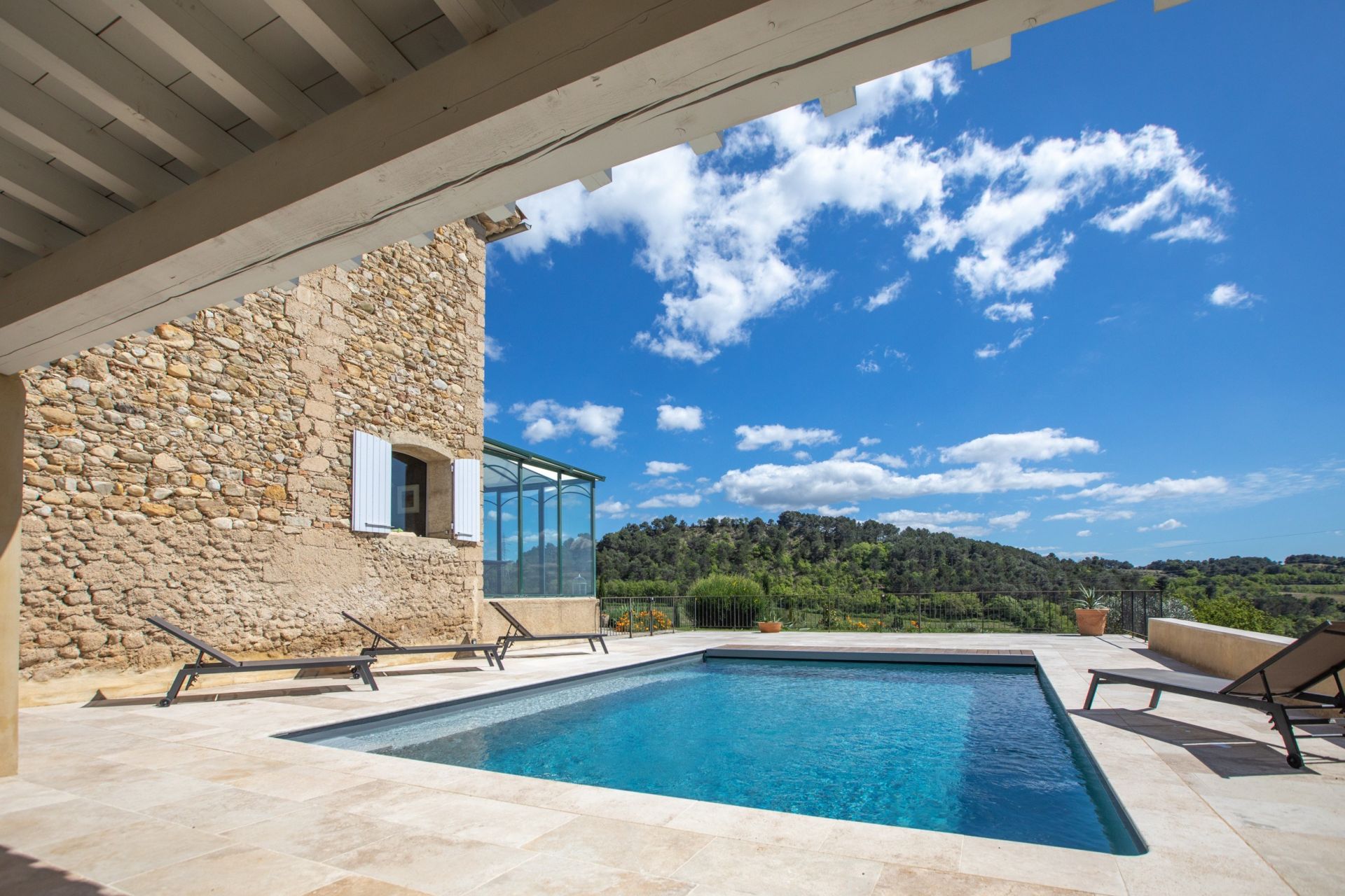 provencal house 15 Rooms for sale on NYONS (26110)