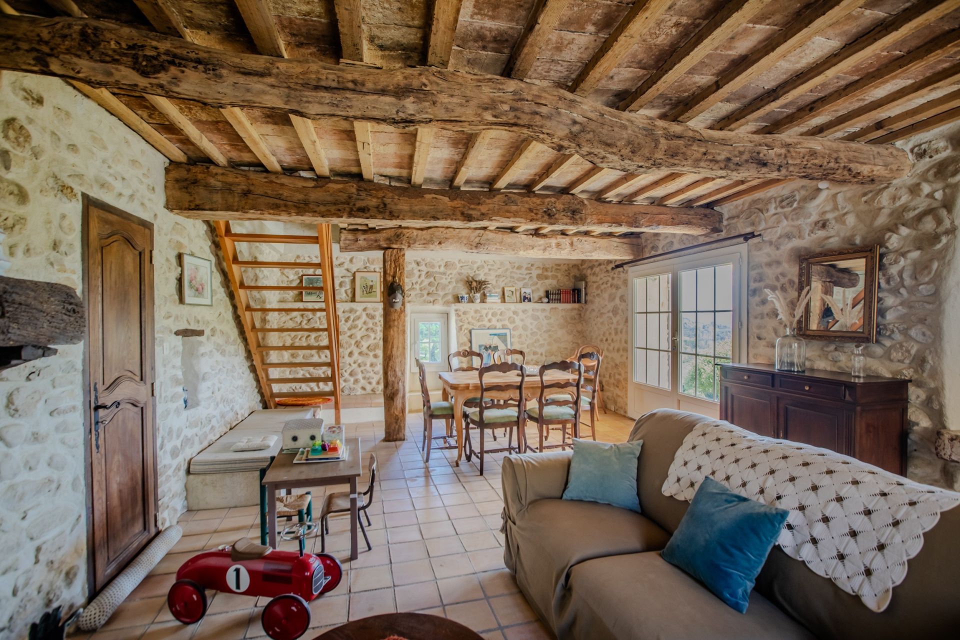 provencal house 15 Rooms for sale on NYONS (26110)