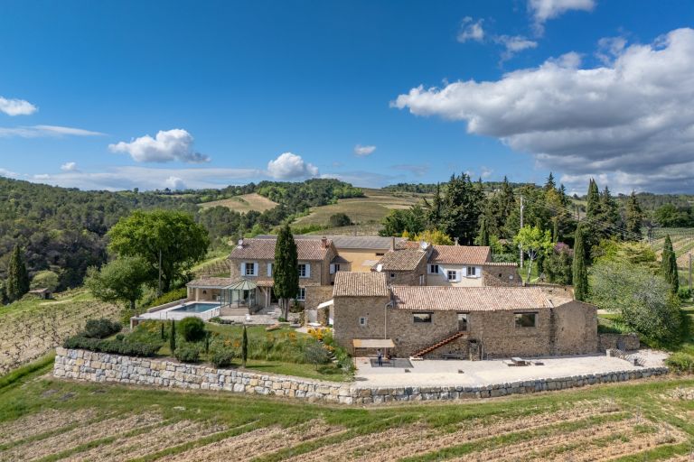 provencal house 15 Rooms for sale on NYONS (26110)