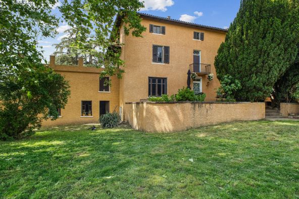 Vente Maison Reyrieux 14 Pièces 335 m²