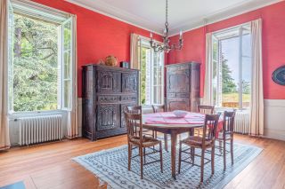 maison bourgeoise 10 Pièces en vente sur BRIGNAIS (69530)