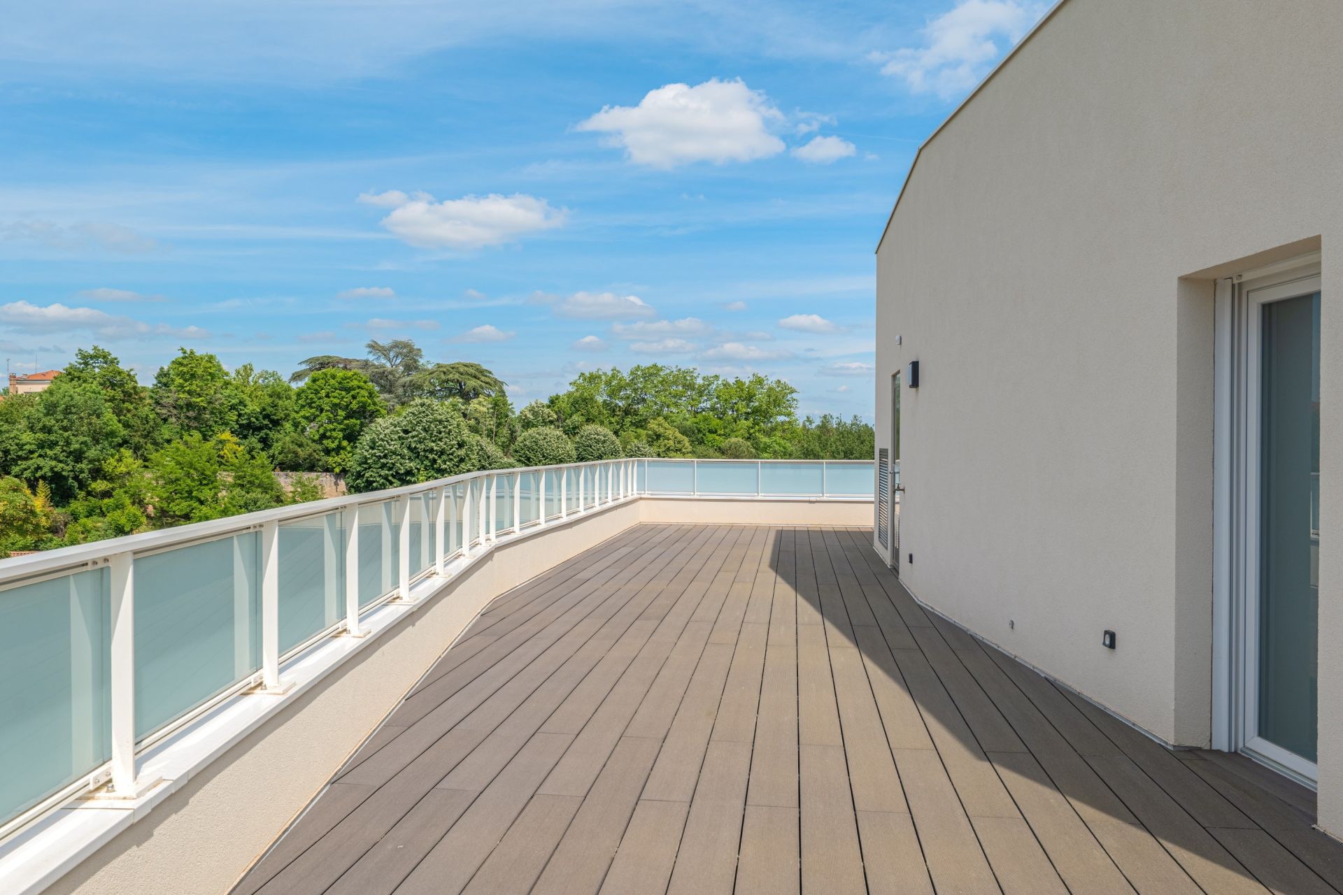 appartement 5 Pièces en vente sur CHAMPAGNE AU MONT D OR (69410)