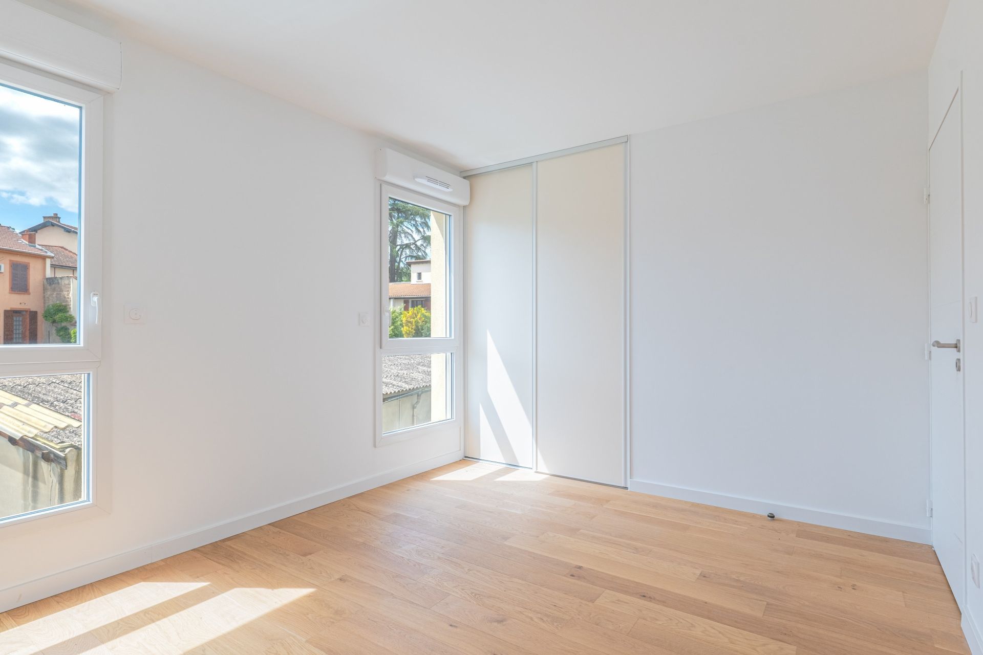 appartement 5 Pièces en vente sur CHAMPAGNE AU MONT D OR (69410)