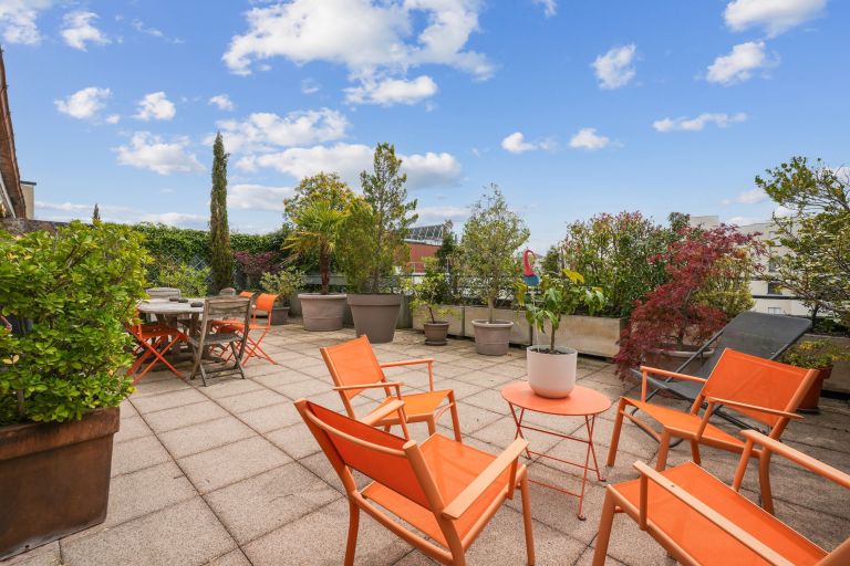 apartment 6 Rooms for sale on LYON (69003)