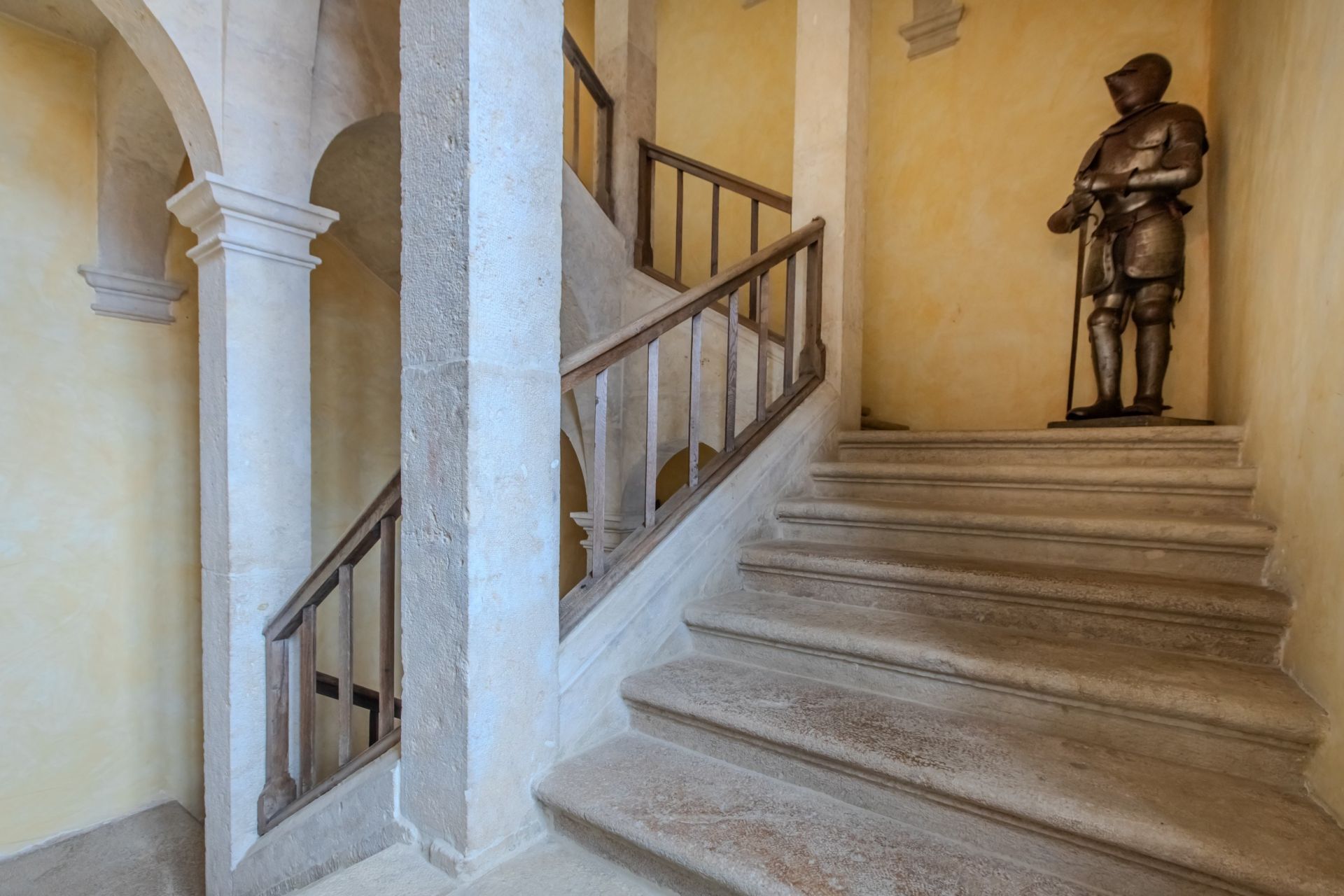 castle 20 Rooms for sale on POUILLY EN AUXOIS (21320)