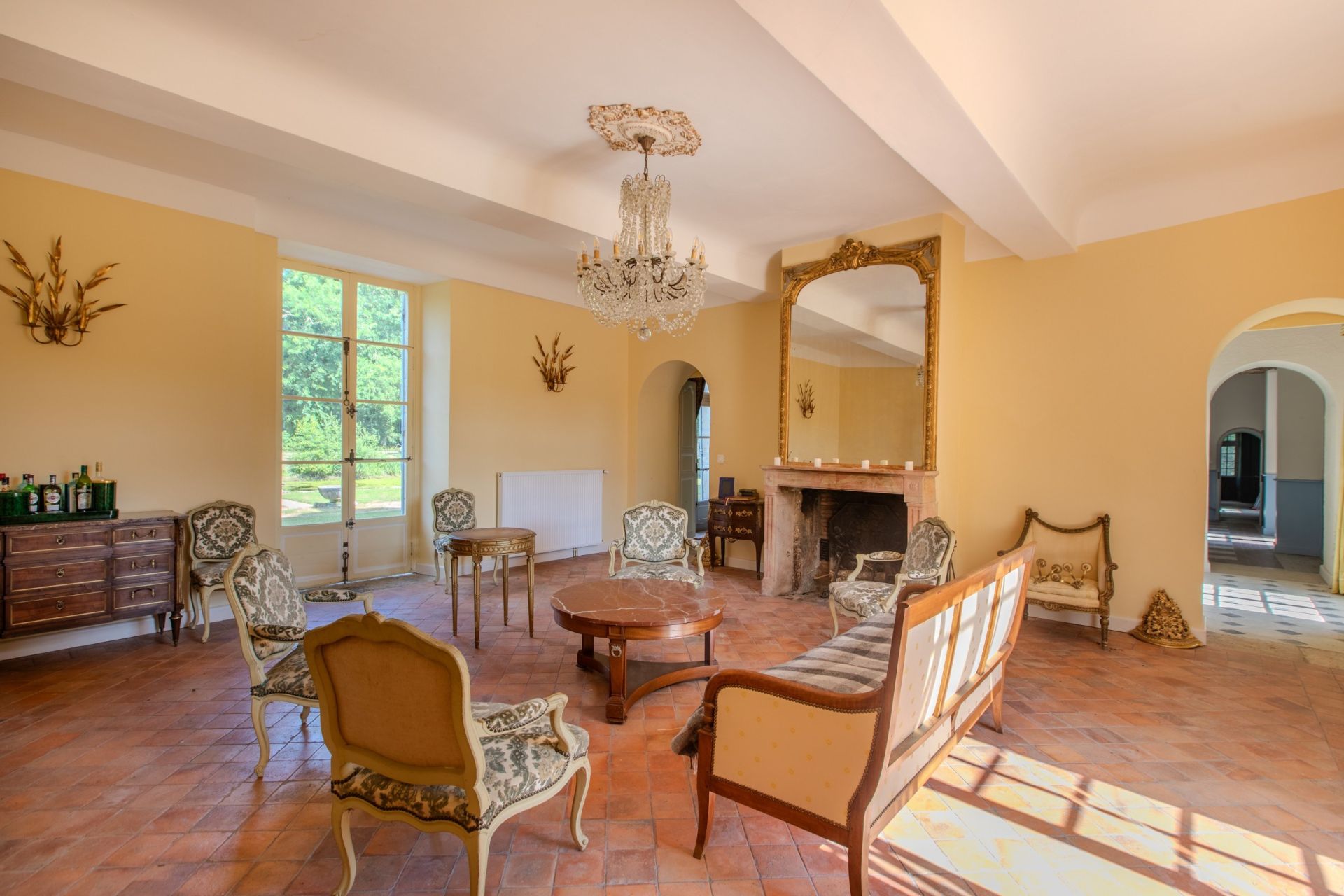 château 12 Pièces en vente sur SAULIEU (21210)