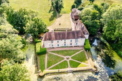 château 12 Pièces en vente sur SAULIEU (21210) Vente Château Saulieu 12 Pièces 530 m²