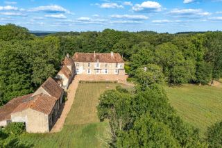 château 12 Pièces en vente sur SAULIEU (21210)