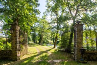 château 12 Pièces en vente sur SAULIEU (21210)