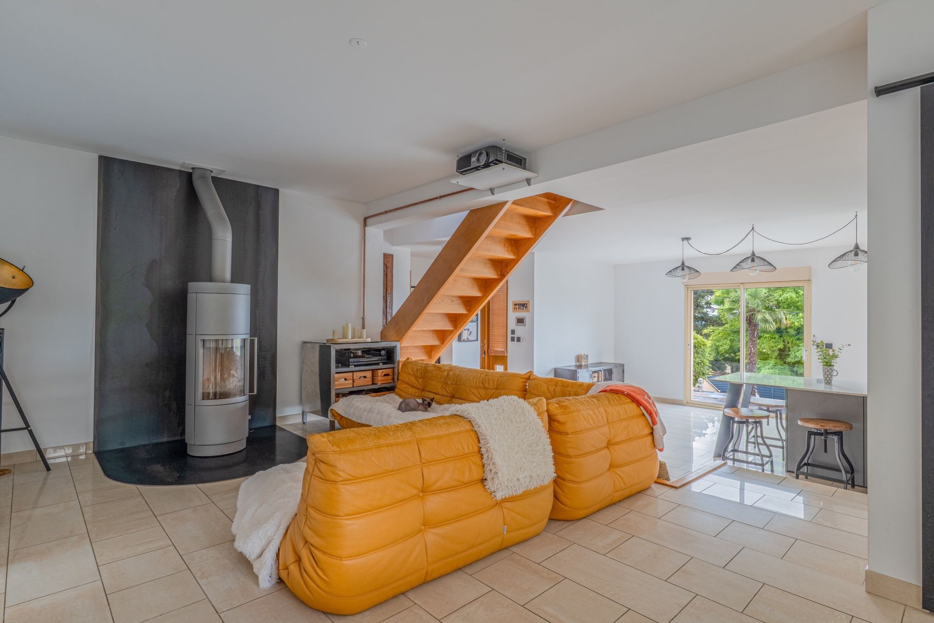 house 7 Rooms for sale on STE FOY LES LYON (69110)