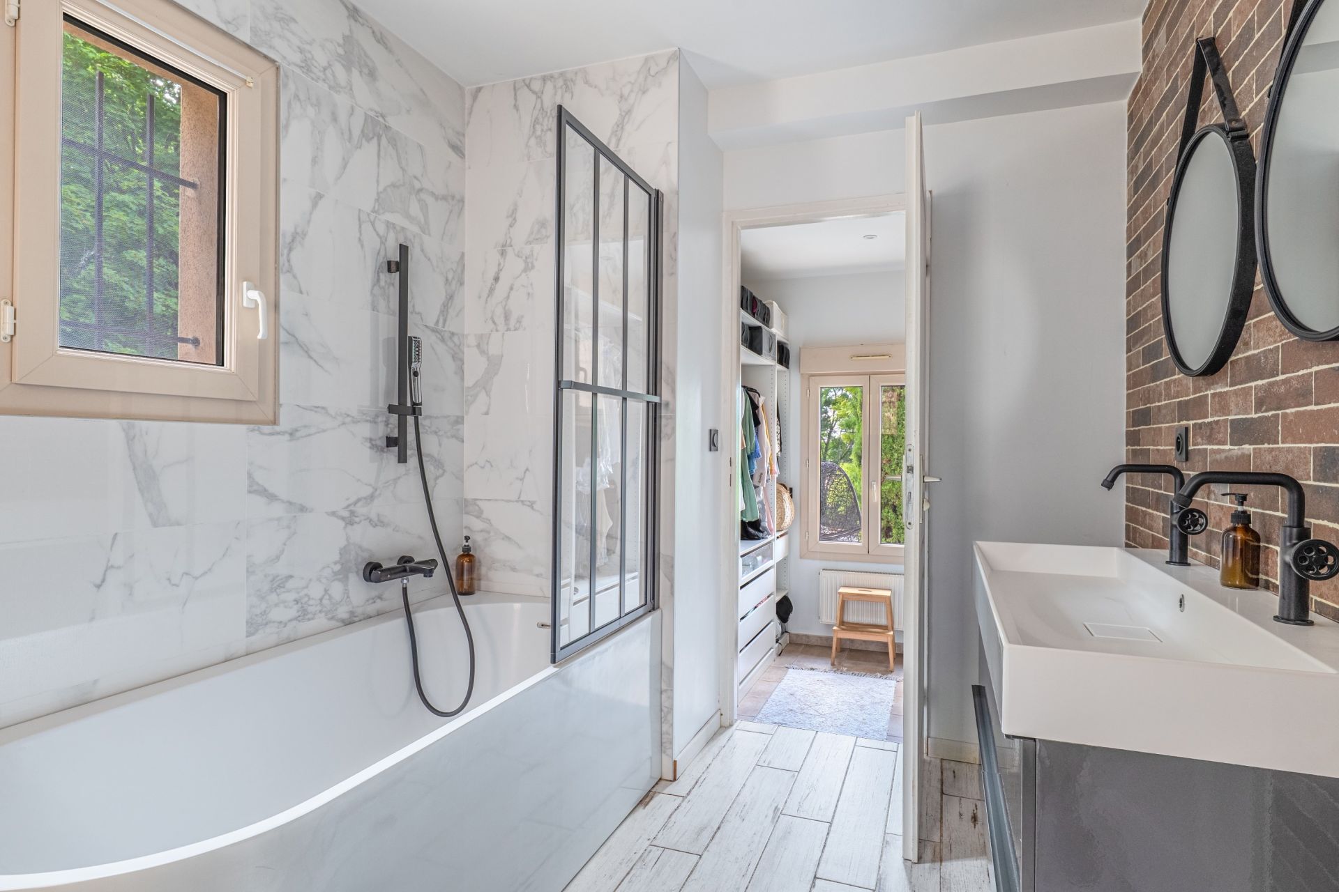 house 7 Rooms for sale on STE FOY LES LYON (69110)