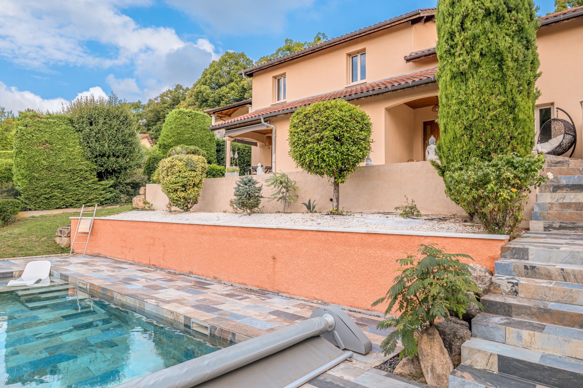 house 7 Rooms for sale on STE FOY LES LYON (69110)
