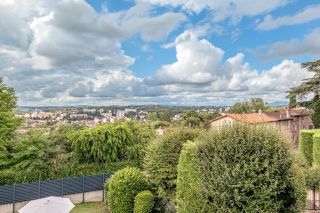 house 7 Rooms for sale on STE FOY LES LYON (69110)