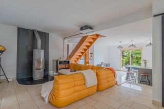 house 7 Rooms for sale on STE FOY LES LYON (69110)