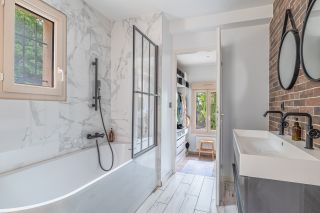house 7 Rooms for sale on STE FOY LES LYON (69110)