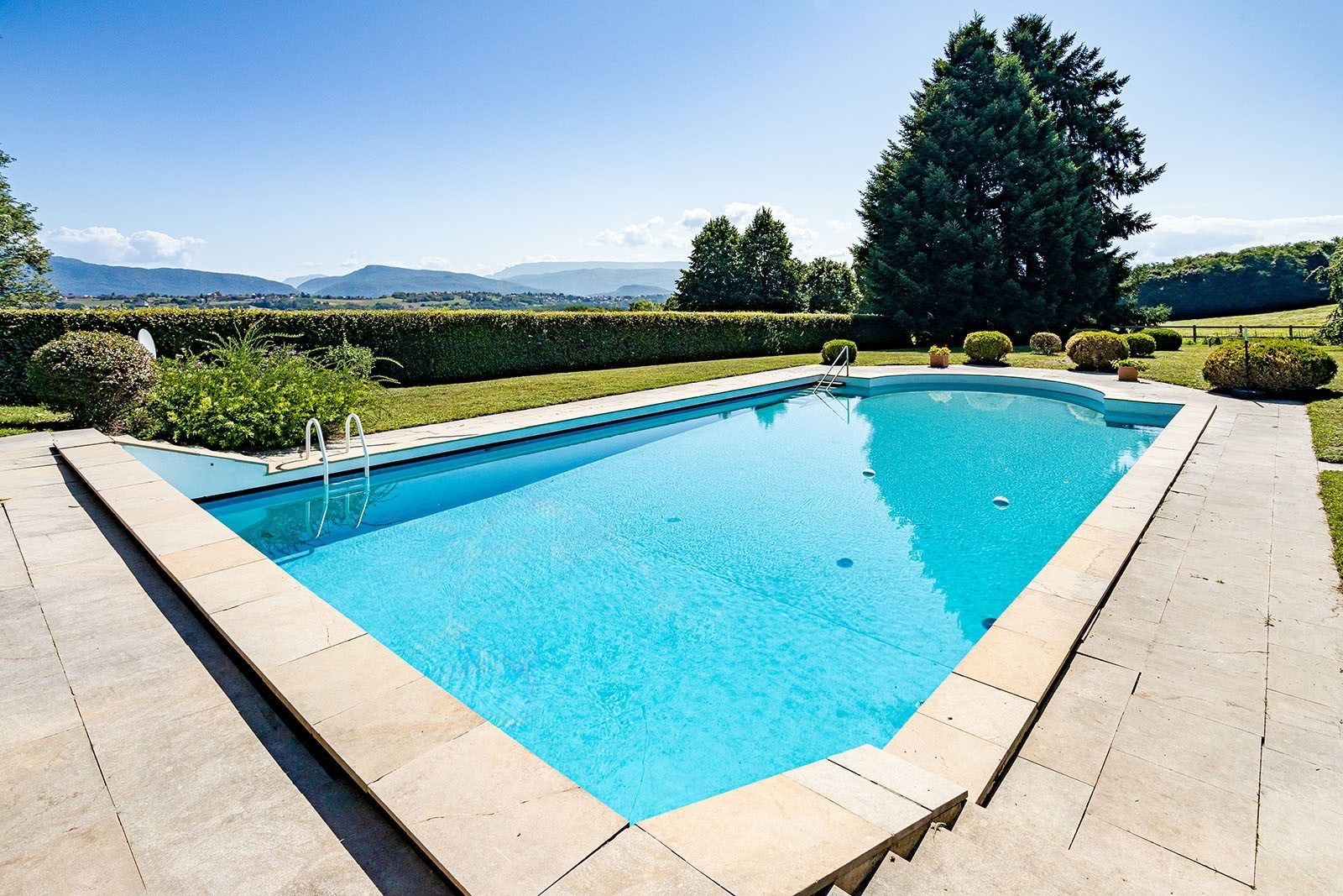 castle 24 Rooms for sale on LES AVENIERES (38630)