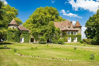 château 24 Pièces en vente sur LES AVENIERES (38630)
