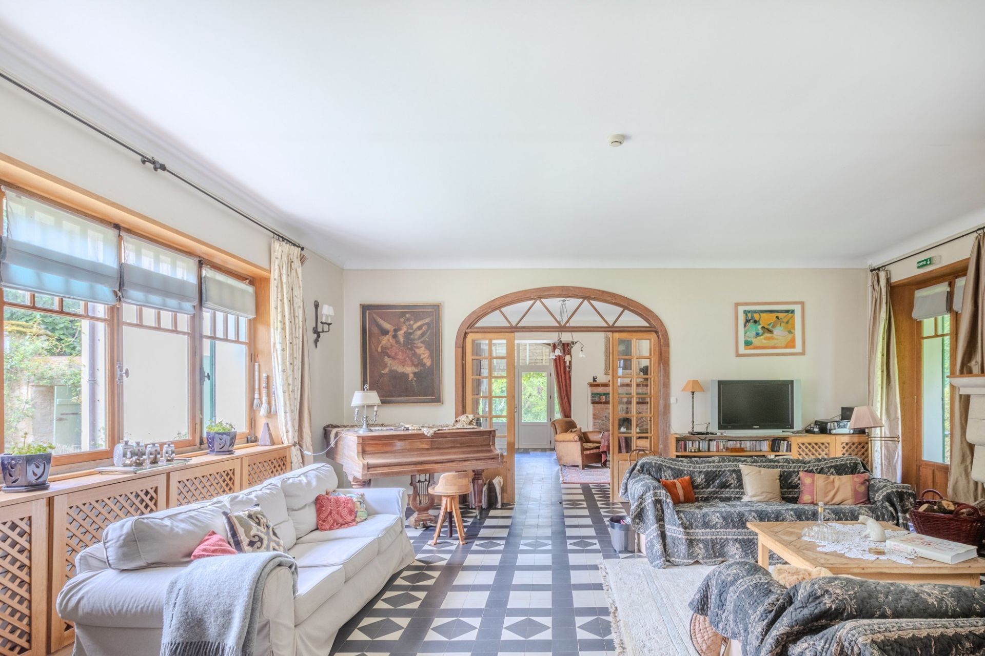 manoir 20 Pièces en vente sur NOYERS (89310)