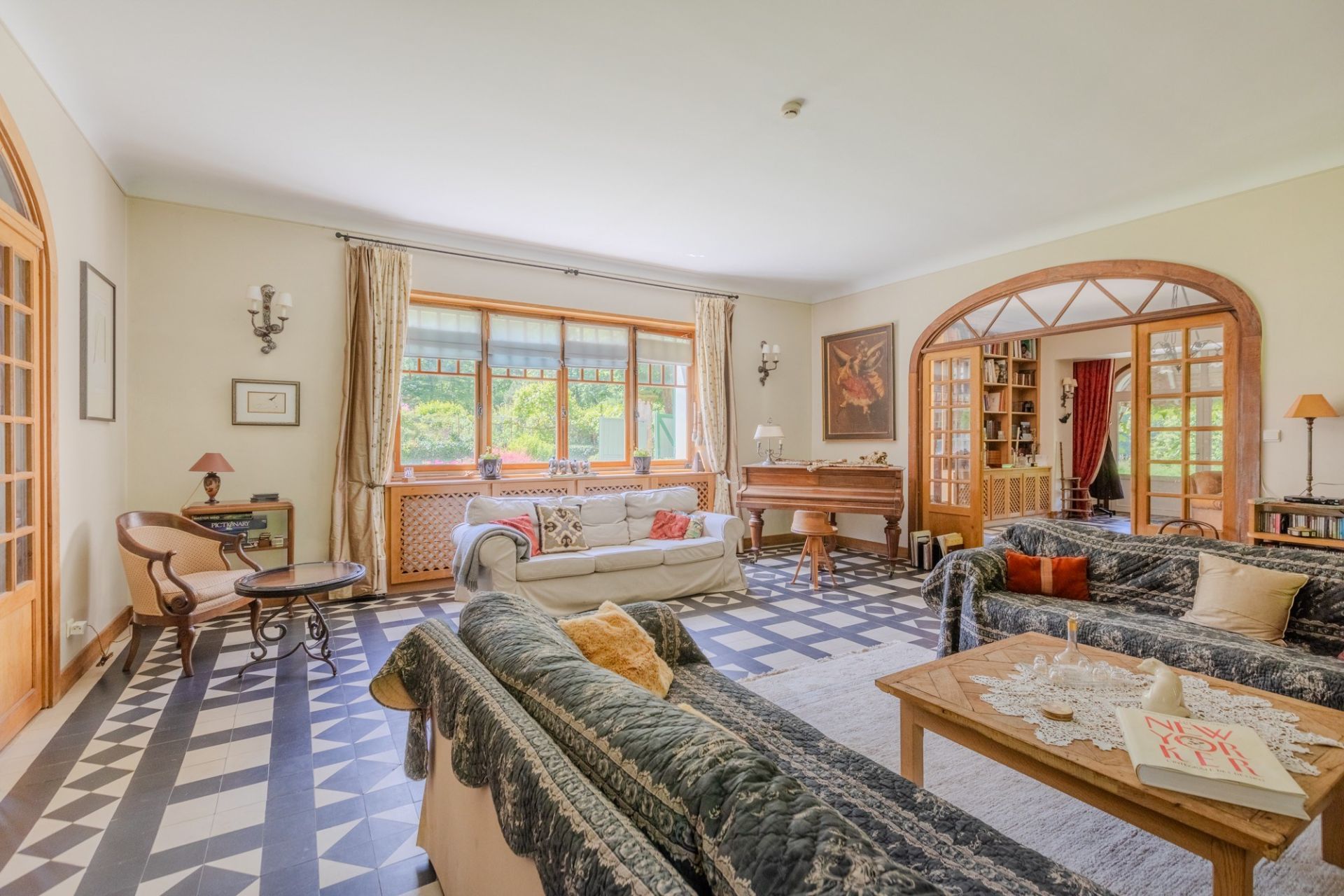 manoir 20 Pièces en vente sur NOYERS (89310)