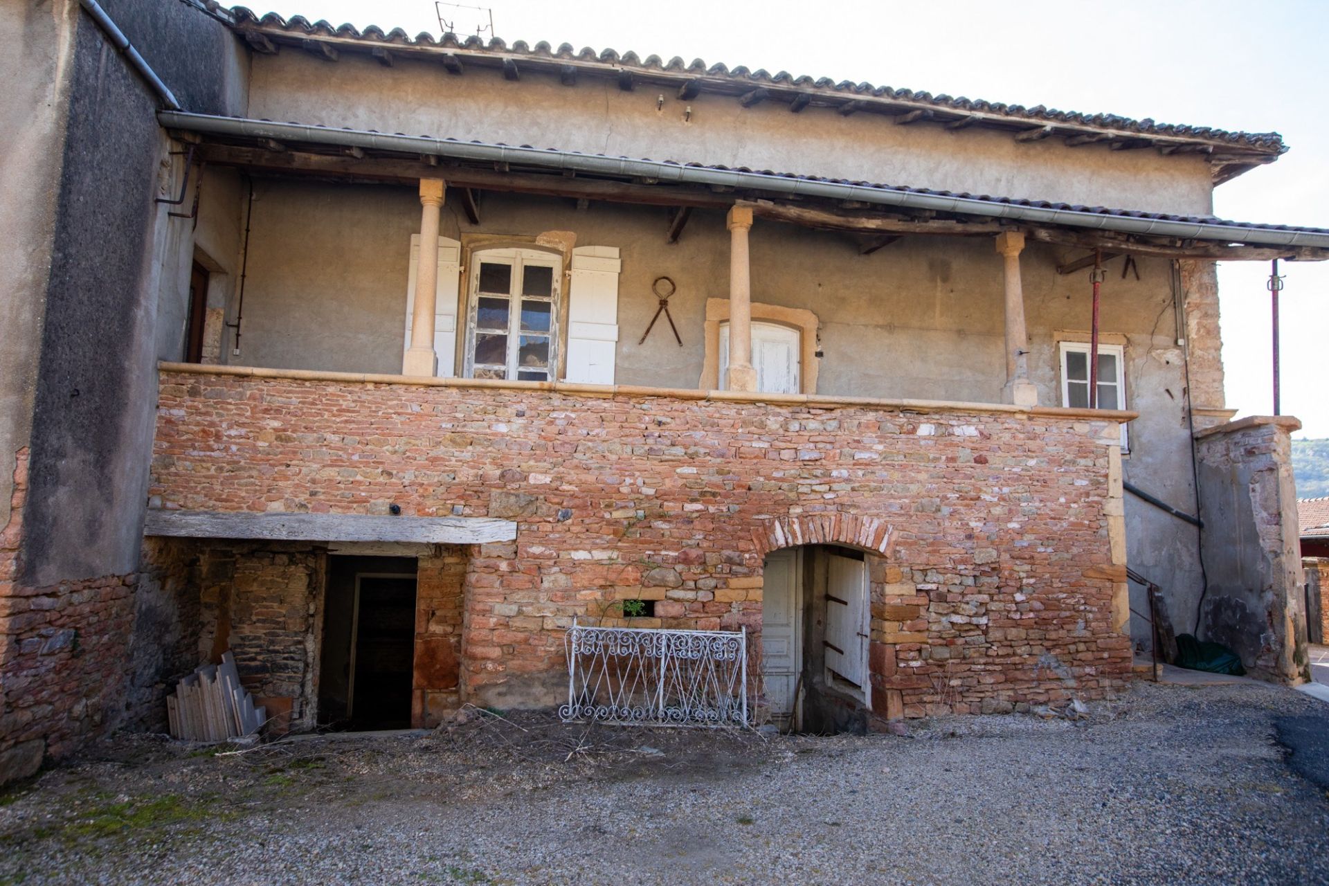 propriété 12 Pièces en vente sur LEYNES (71570)