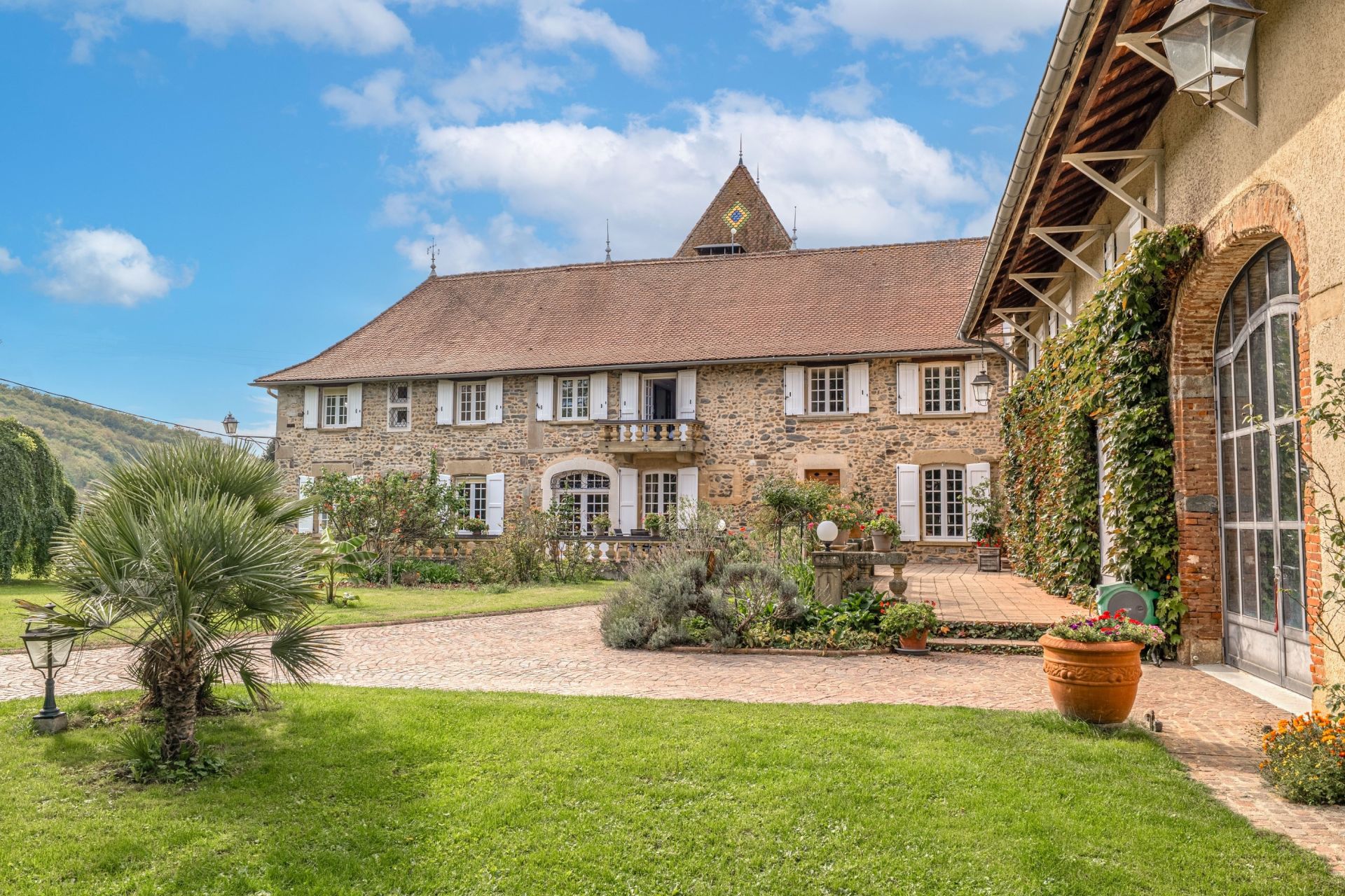 propriété 14 Pièces en vente sur CULIN (38300)