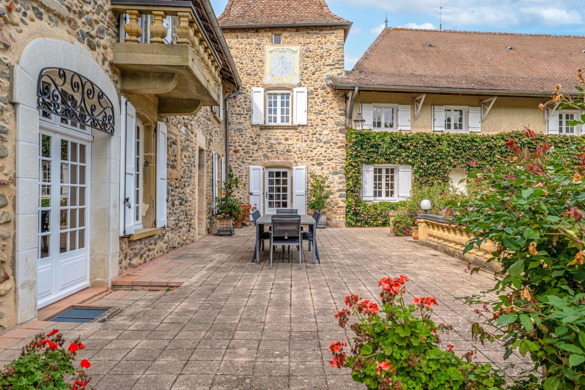 propriété 14 Pièces en vente sur CULIN (38300)