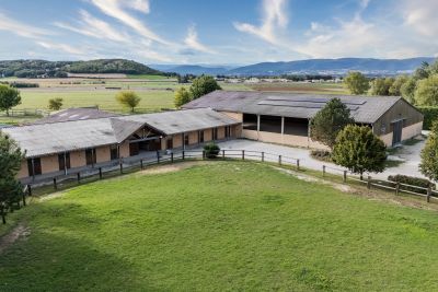 Sale Equestrian property Grignan 10 Rooms 550 m²