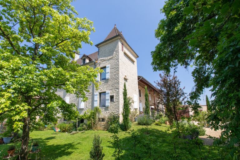 propriété 12 Pièces en vente sur CLESSE (71260)